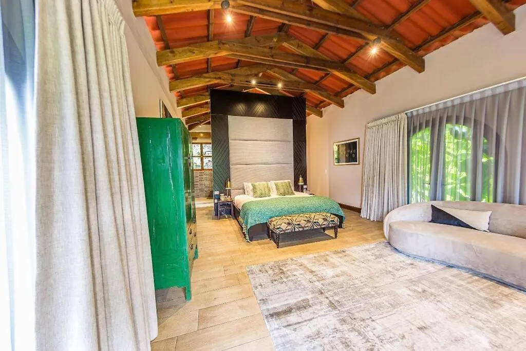 An061 Antigua Luxury Home 0*,