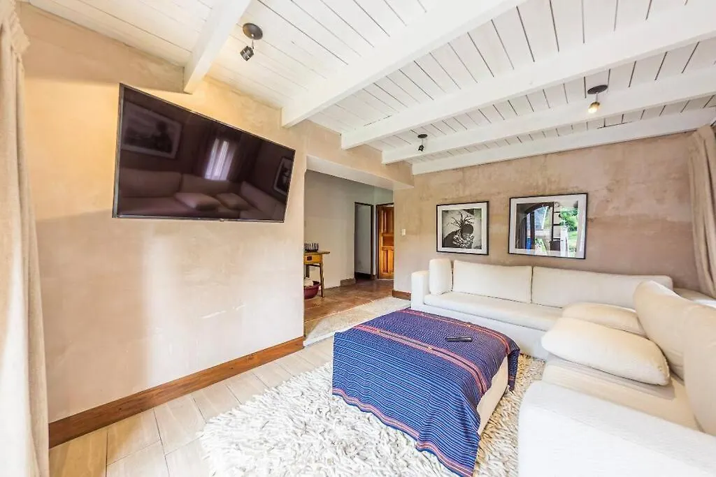 An061 Antigua Luxury Home